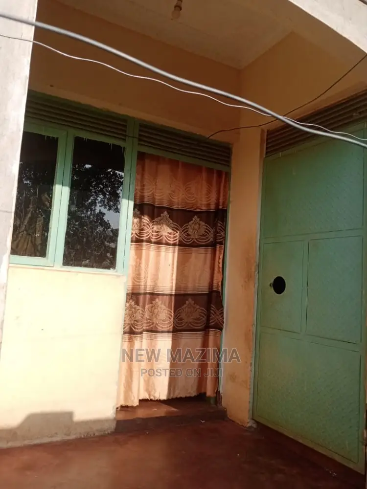 5bdrm House in Namulanda Ntebe Rd, Central Division for Sale in Central Division