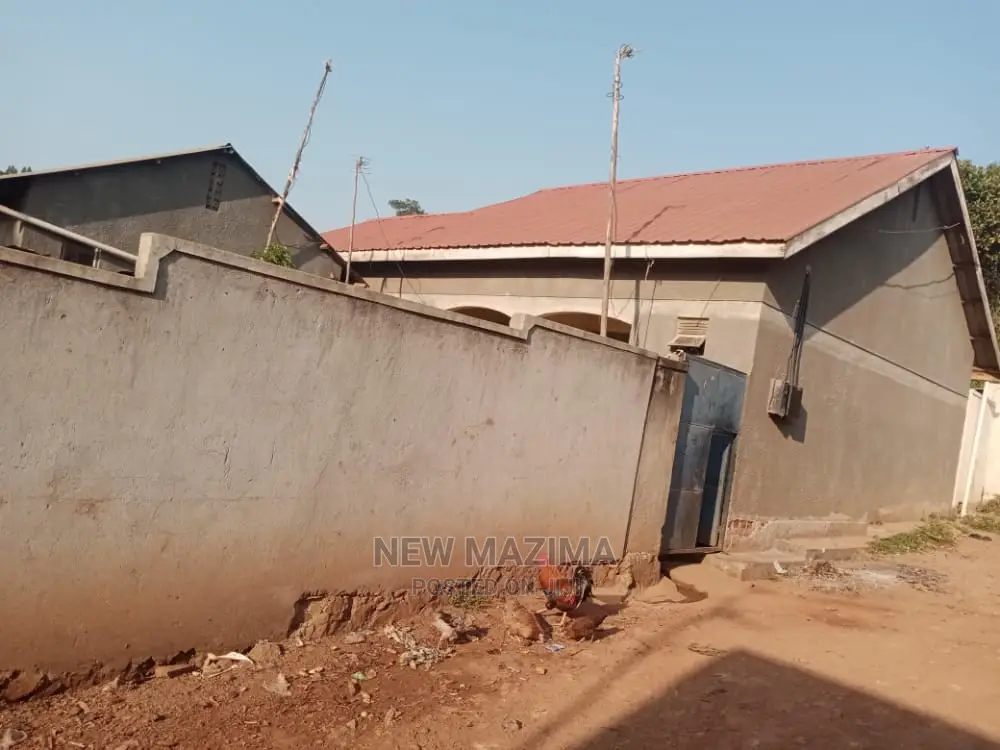 5bdrm House in Namulanda Ntebe Rd, Central Division for Sale in Central Division