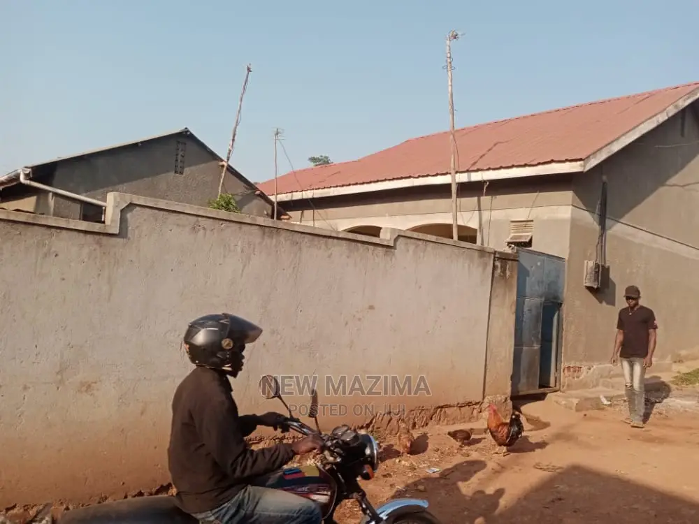 5bdrm House in Namulanda Ntebe Rd, Central Division for Sale in Central Division