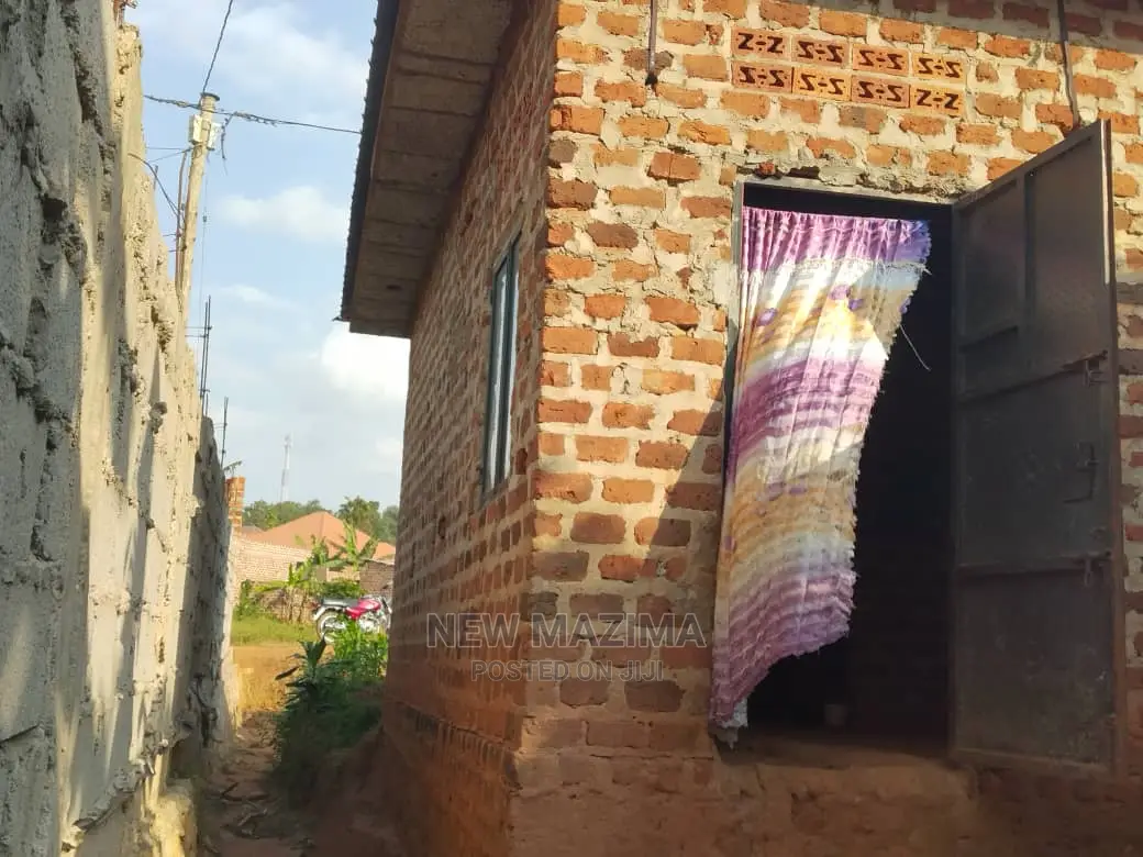 2bdrm House in Kawempe Kawanda, Central Division for Sale in Central Division