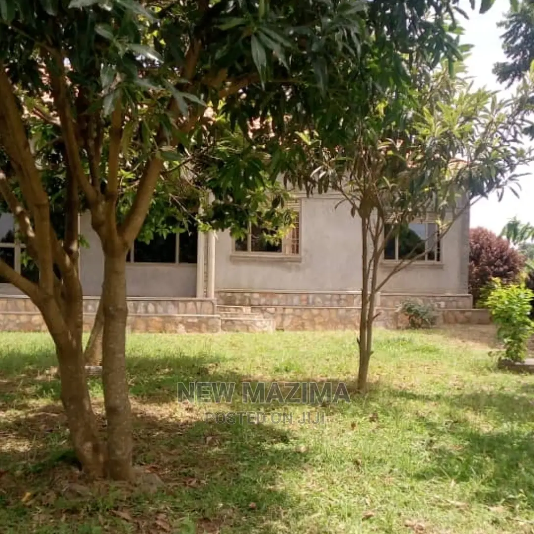 4bdrm House in Nkumba Kasenyi Ntebe, Central Division for Sale in Central Division