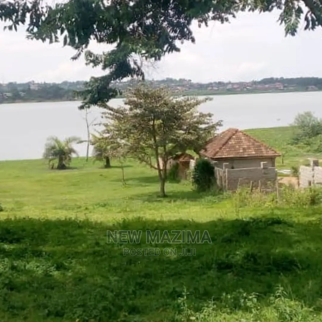 4bdrm House in Nkumba Kasenyi Ntebe, Central Division for Sale in Central Division