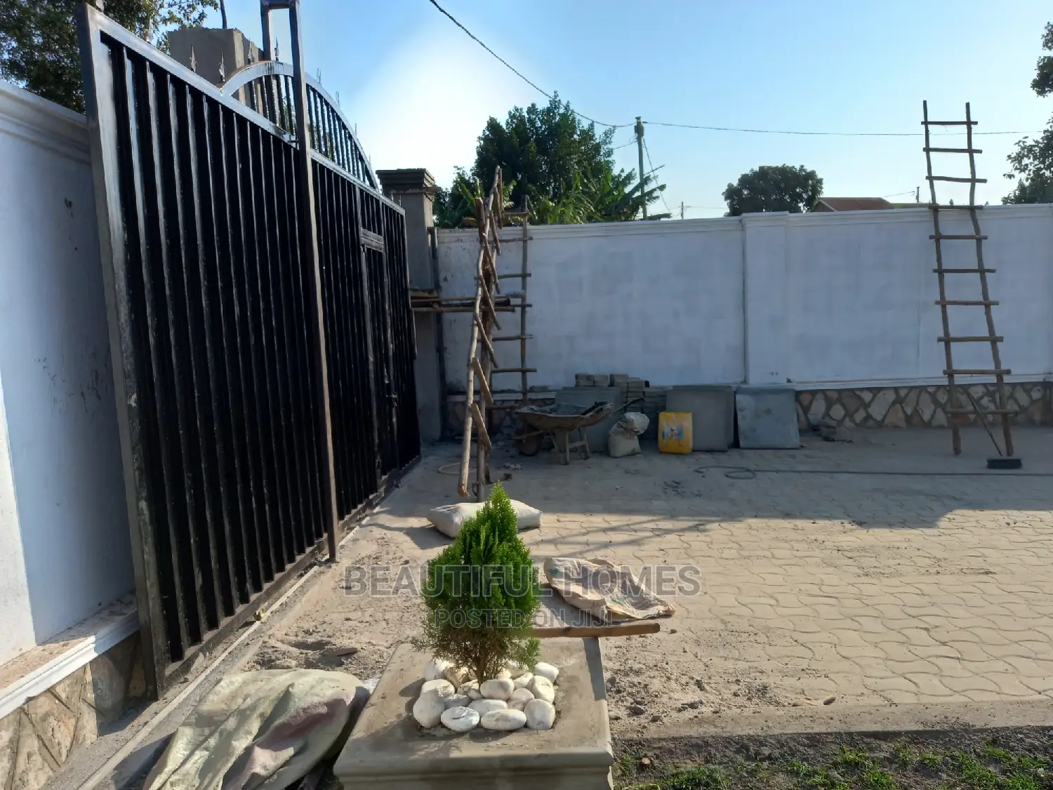 Furnished 4bdrm Bungalow in Kira for Sale in Kira