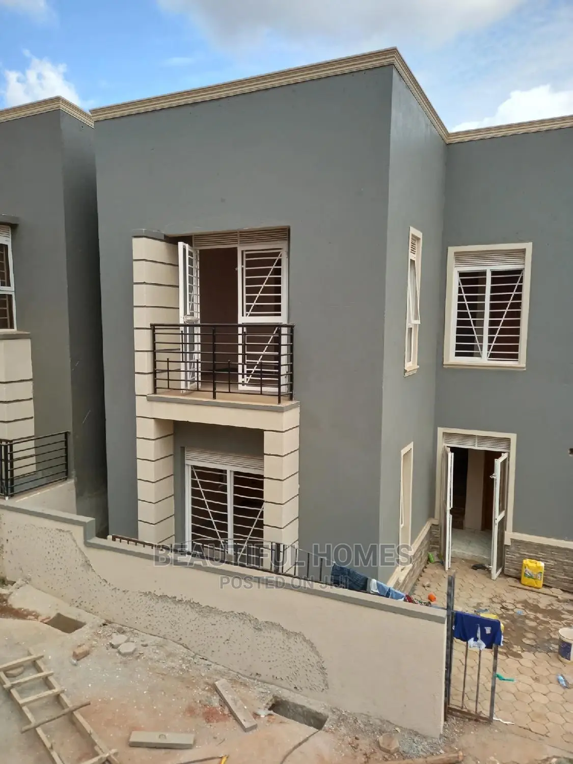 Furnished 4bdrm Duplex in Kira Tarmacked for Sale in Kira