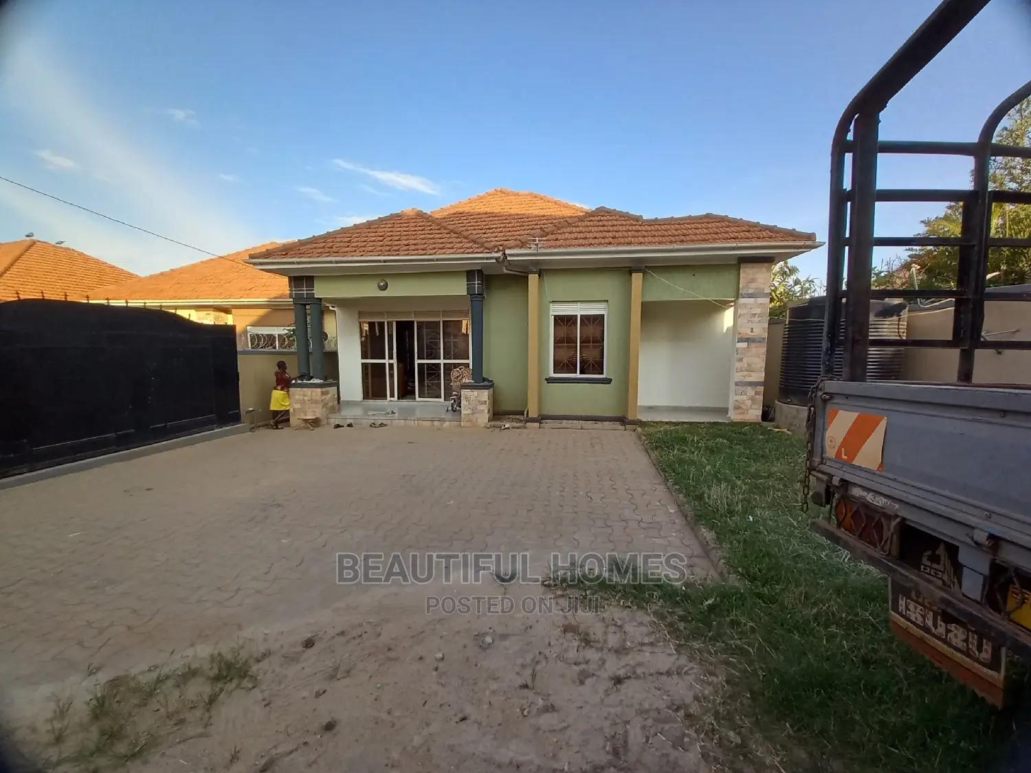 Furnished 4bdrm House in Kira Tarmacked for Sale in Kira