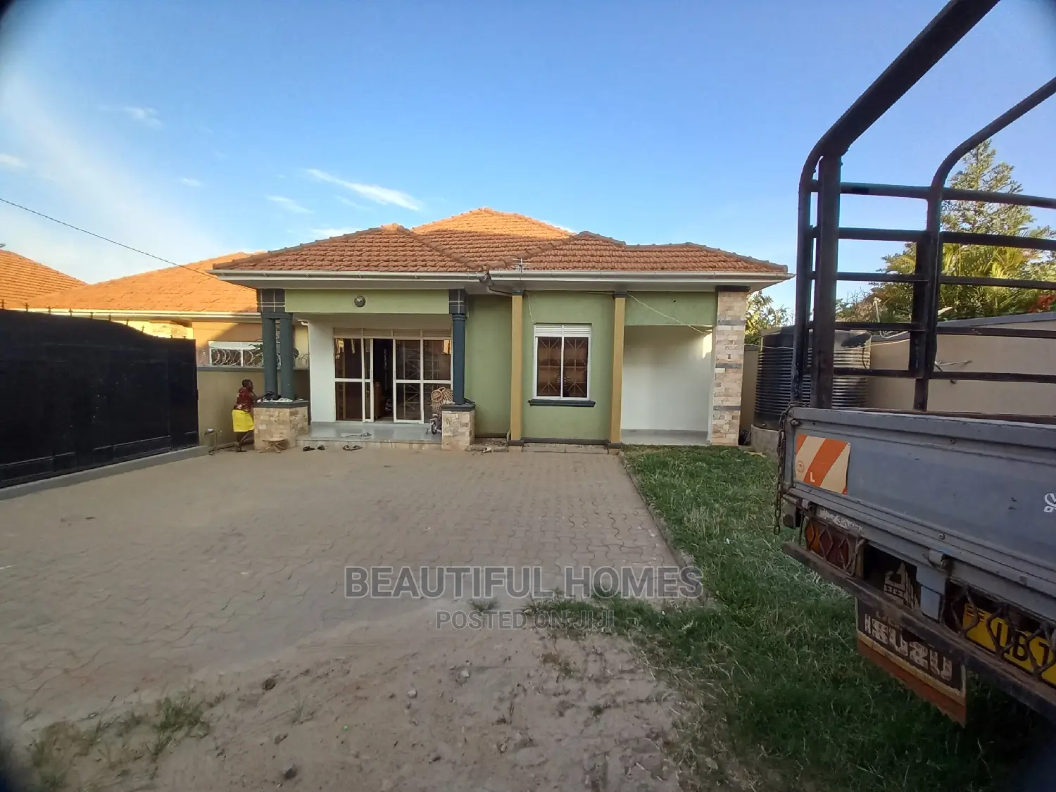 Furnished 4bdrm House in Kira Tarmacked for Sale in Kira