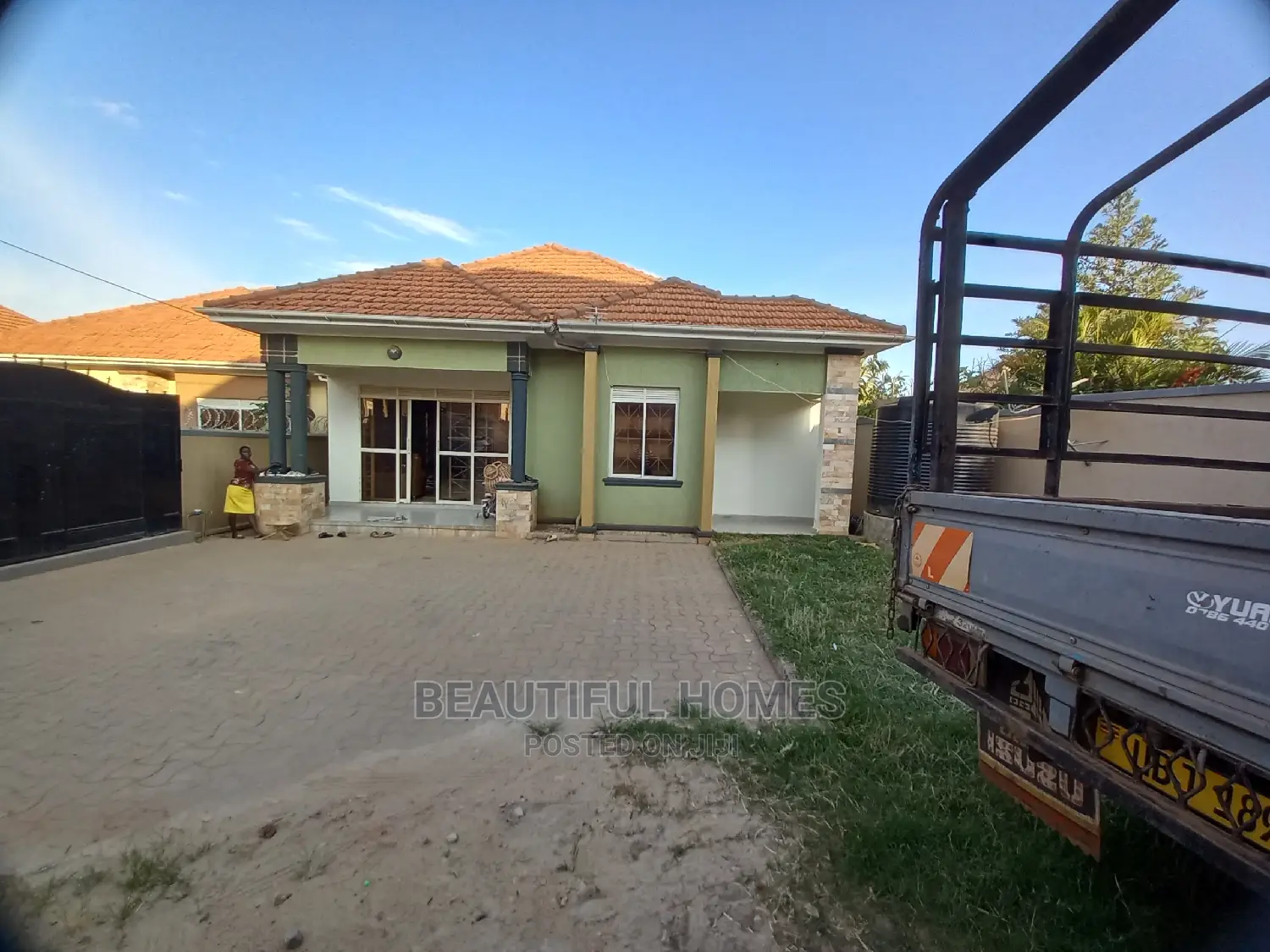 Furnished 4bdrm House in Kira Tarmacked for Sale in Kira