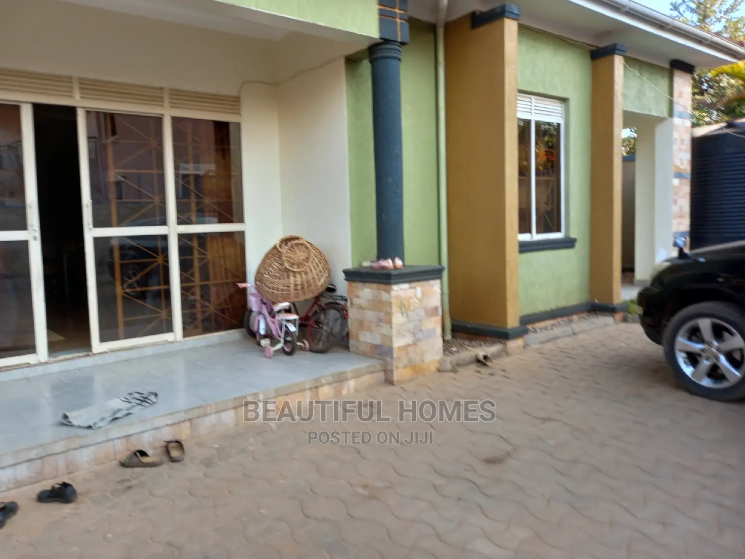 Furnished 4bdrm House in Kira Rich for Sale in Kira