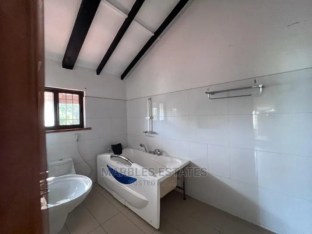 Furnished 4bdrm Penthouse in Central Division for Rent in Central Division