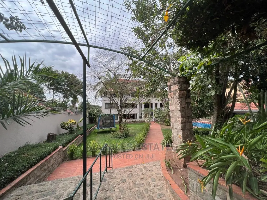 Furnished 4bdrm Penthouse in Central Division for Rent in Central Division