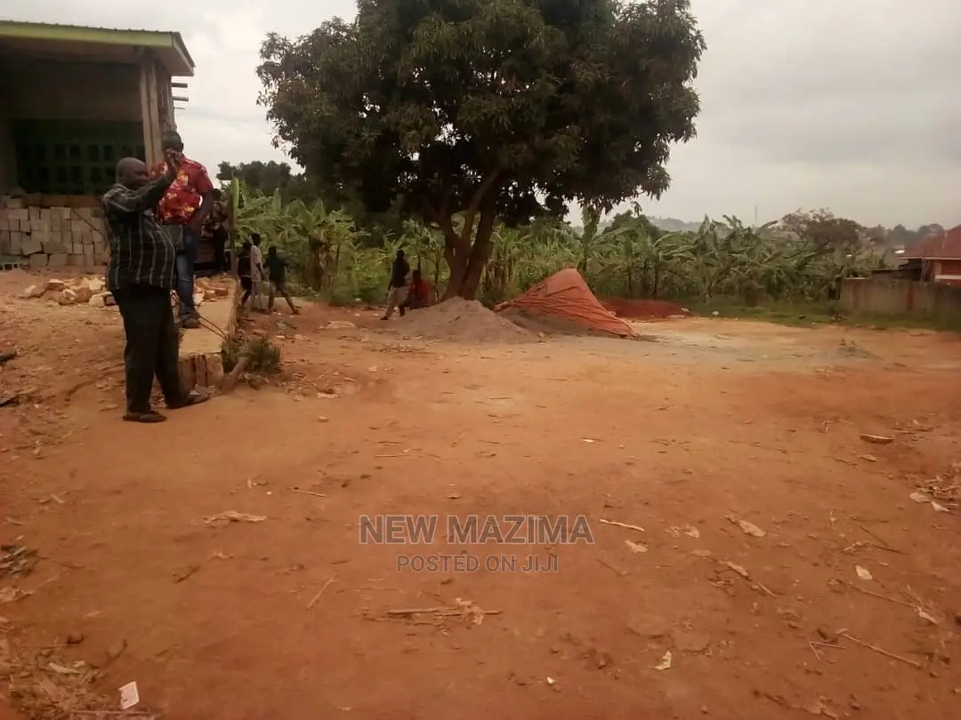 Commercial Plot Measuring Direct From Tarmac Namasuba Ndejje in Central Division