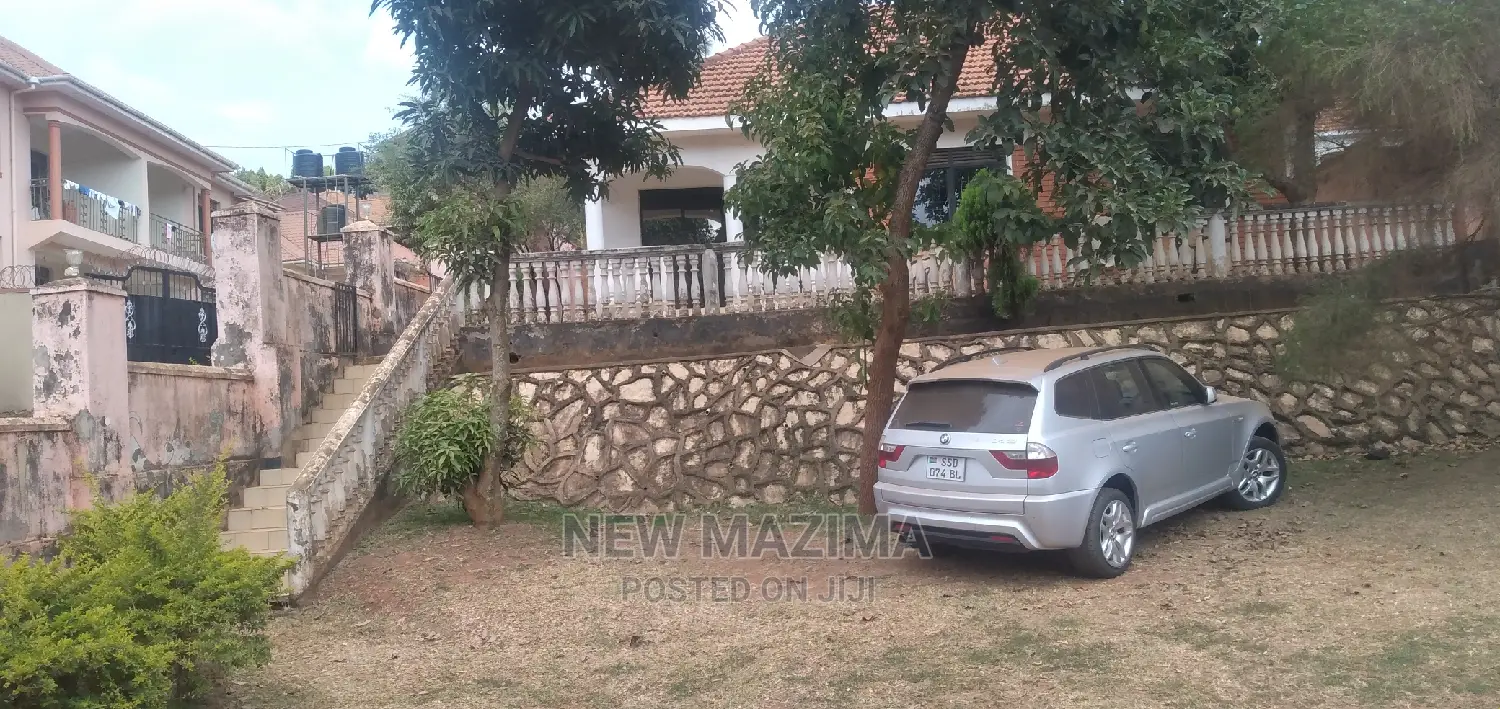3bdrm Bungalow in Buziga Konge, Central Division for Sale in Central Division
