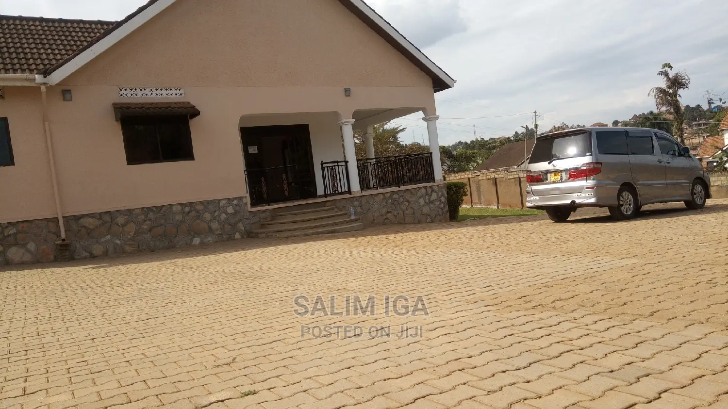 3bdrm Bungalow in Kololo Property, Central Division for Rent in Central Division