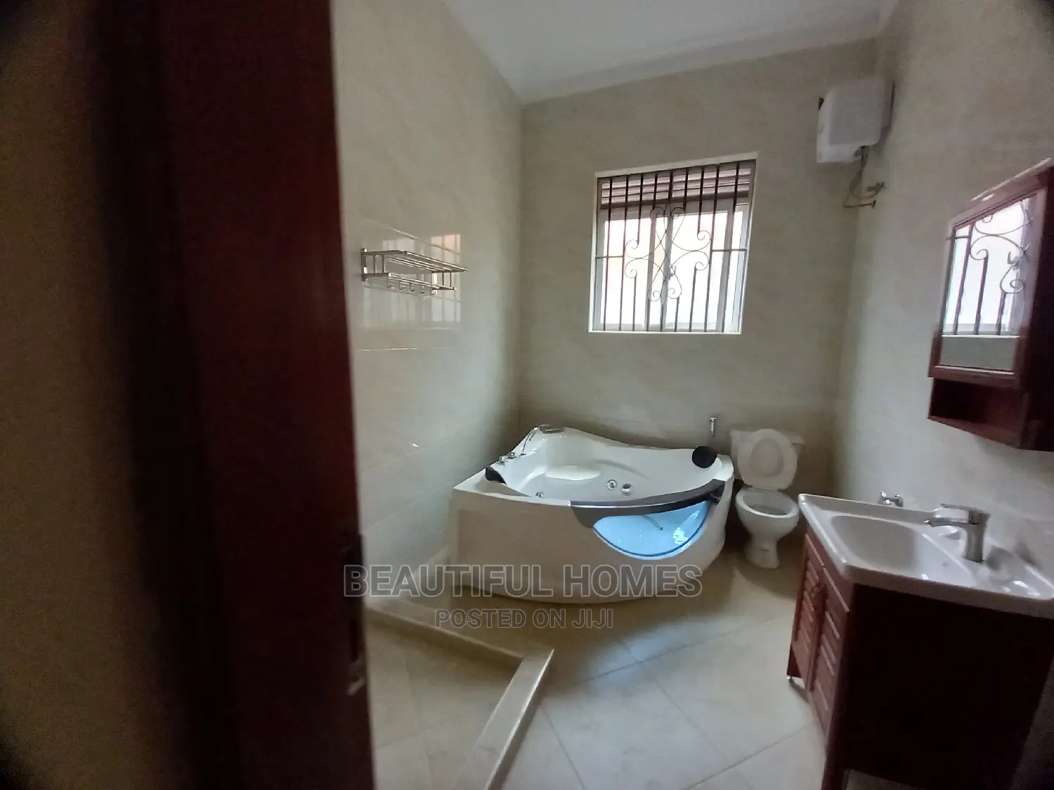 Furnished 4bdrm Bungalow in Kira for Sale in Kira