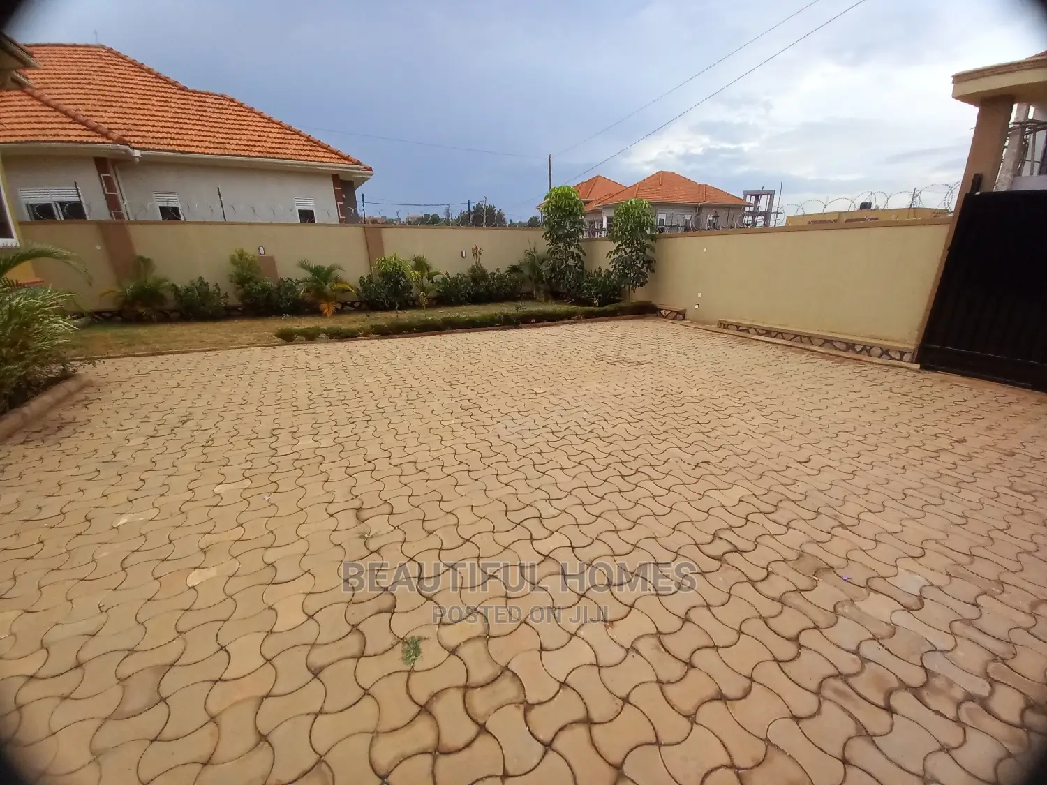 Furnished 4bdrm Bungalow in Kira Tarmacked for Sale in Kira