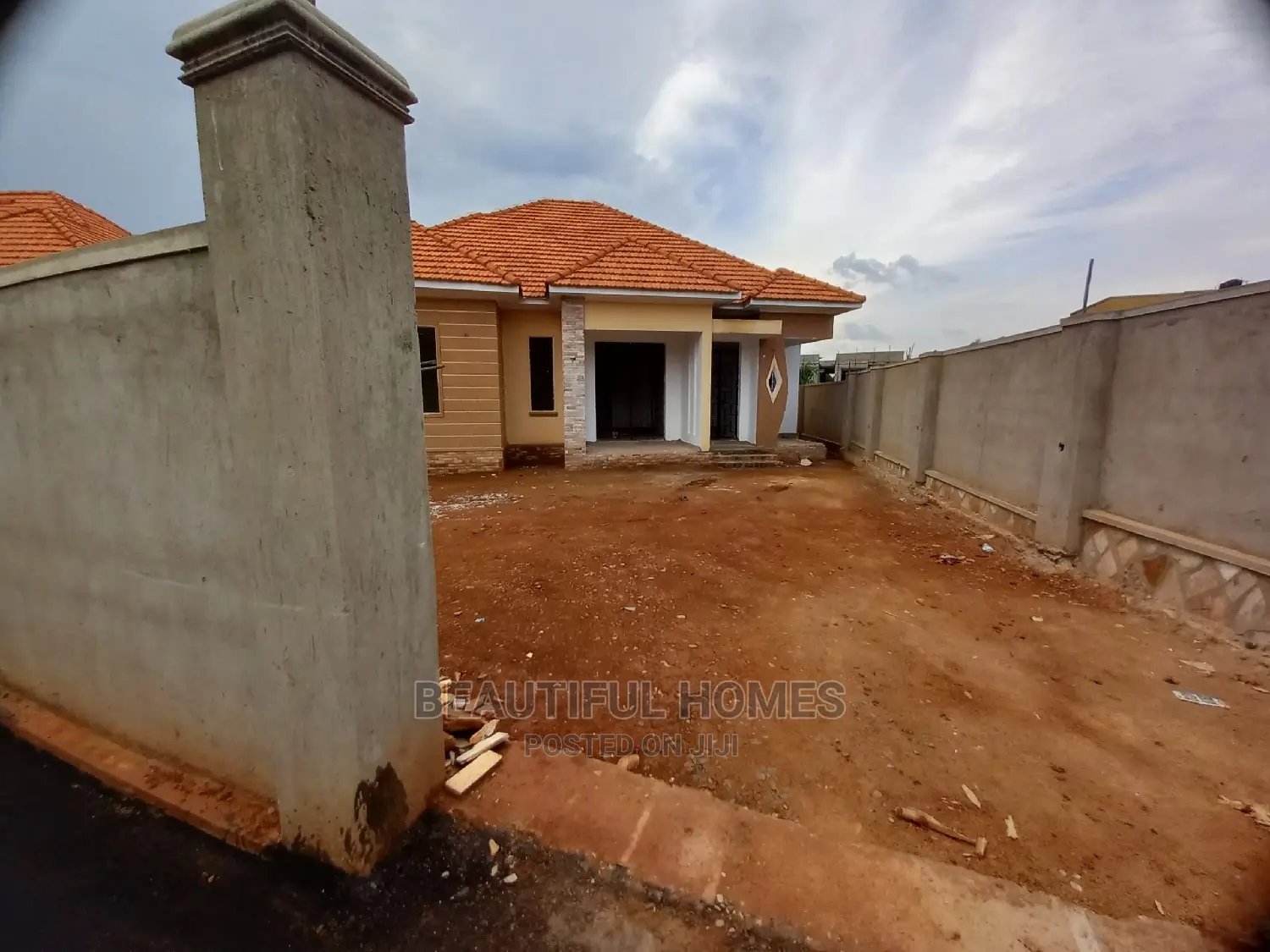 Furnished 4bdrm Bungalow in Kira Mamerito Road for Sale in Kira