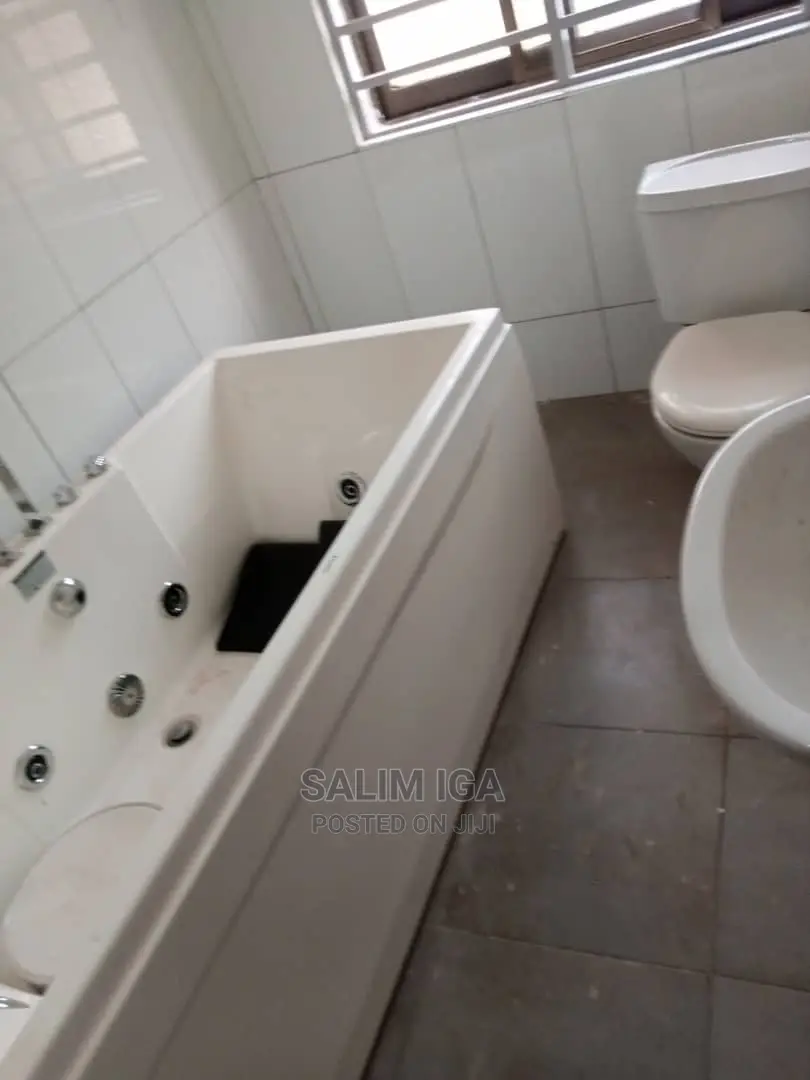 5bdrm Bungalow in Kololo Property, Central Division for Rent in Central Division