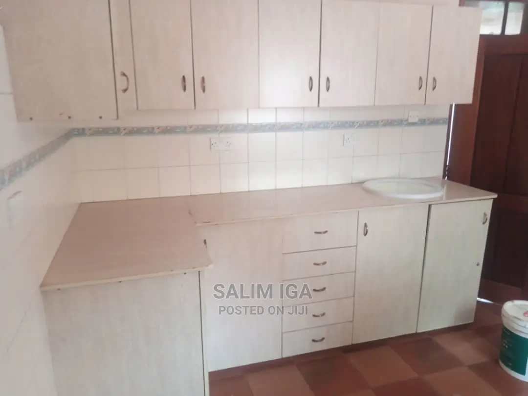 5bdrm Maisonette in Kololo Property, Central Division for Rent in Central Division