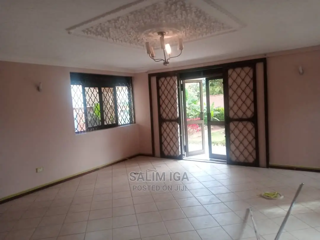 5bdrm Maisonette in Kololo Property, Central Division for Rent in Central Division
