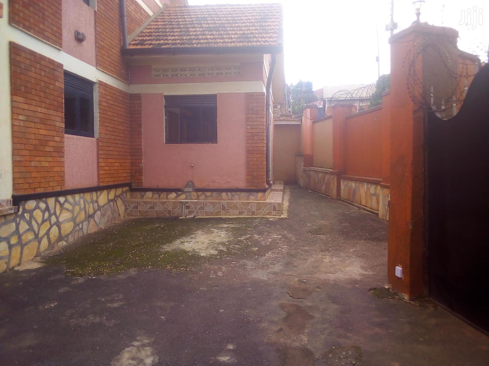 Three Bedroom House For Rent in Kampala