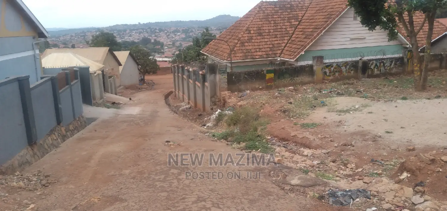 Makindye Beautiful Plot on Forcedsale at Good Price in Central Division