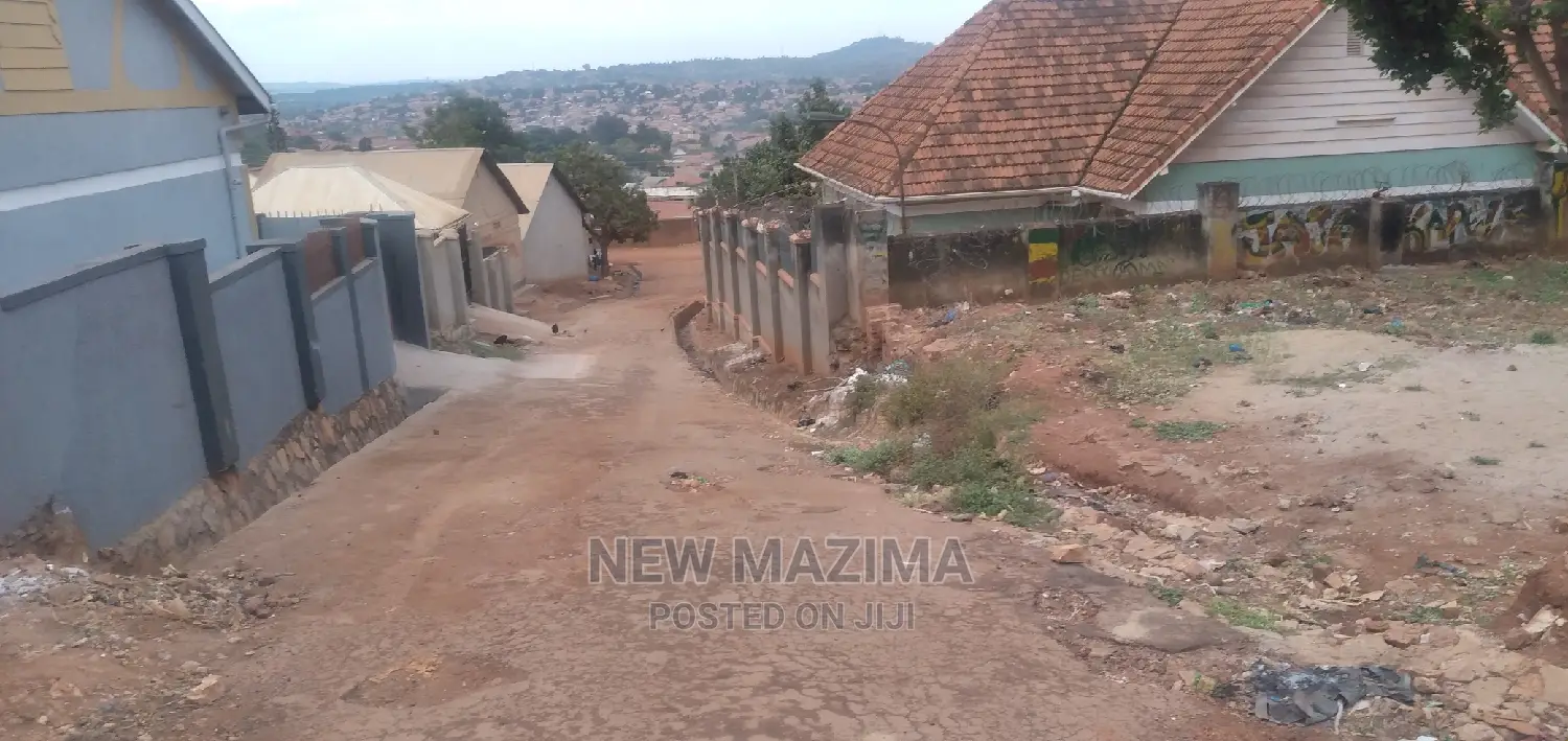 Makindye Beautiful Plot on Forcedsale at Good Price in Central Division