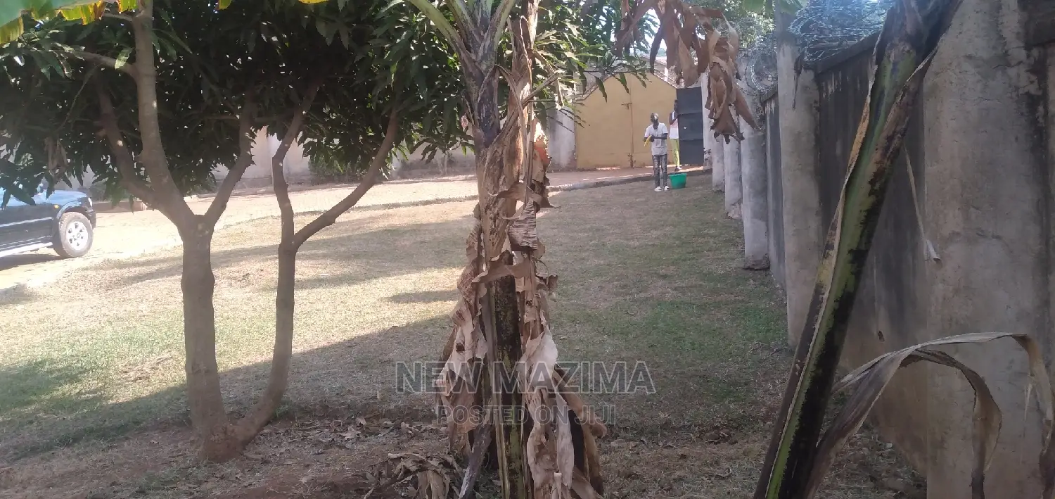 4bdrm Maisonette in Buziga Konge, Central Division for Sale in Central Division