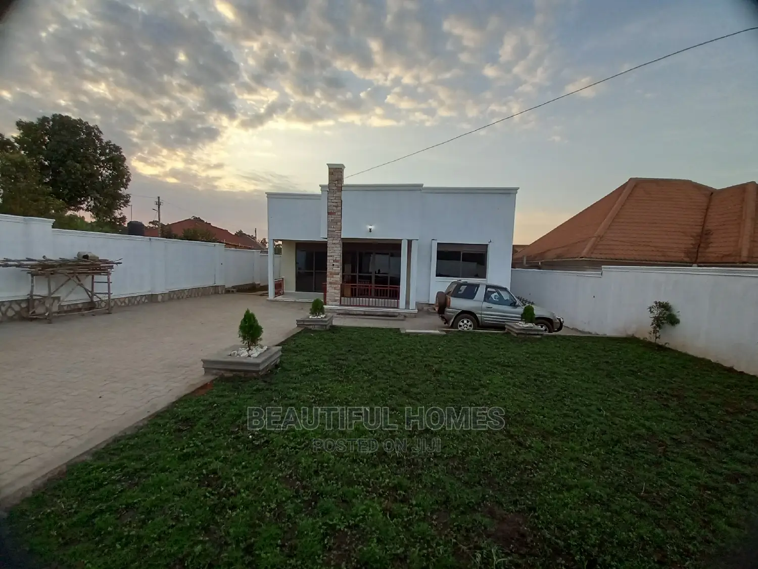 Furnished 4bdrm Maisonette in Kira New for Sale in Kira