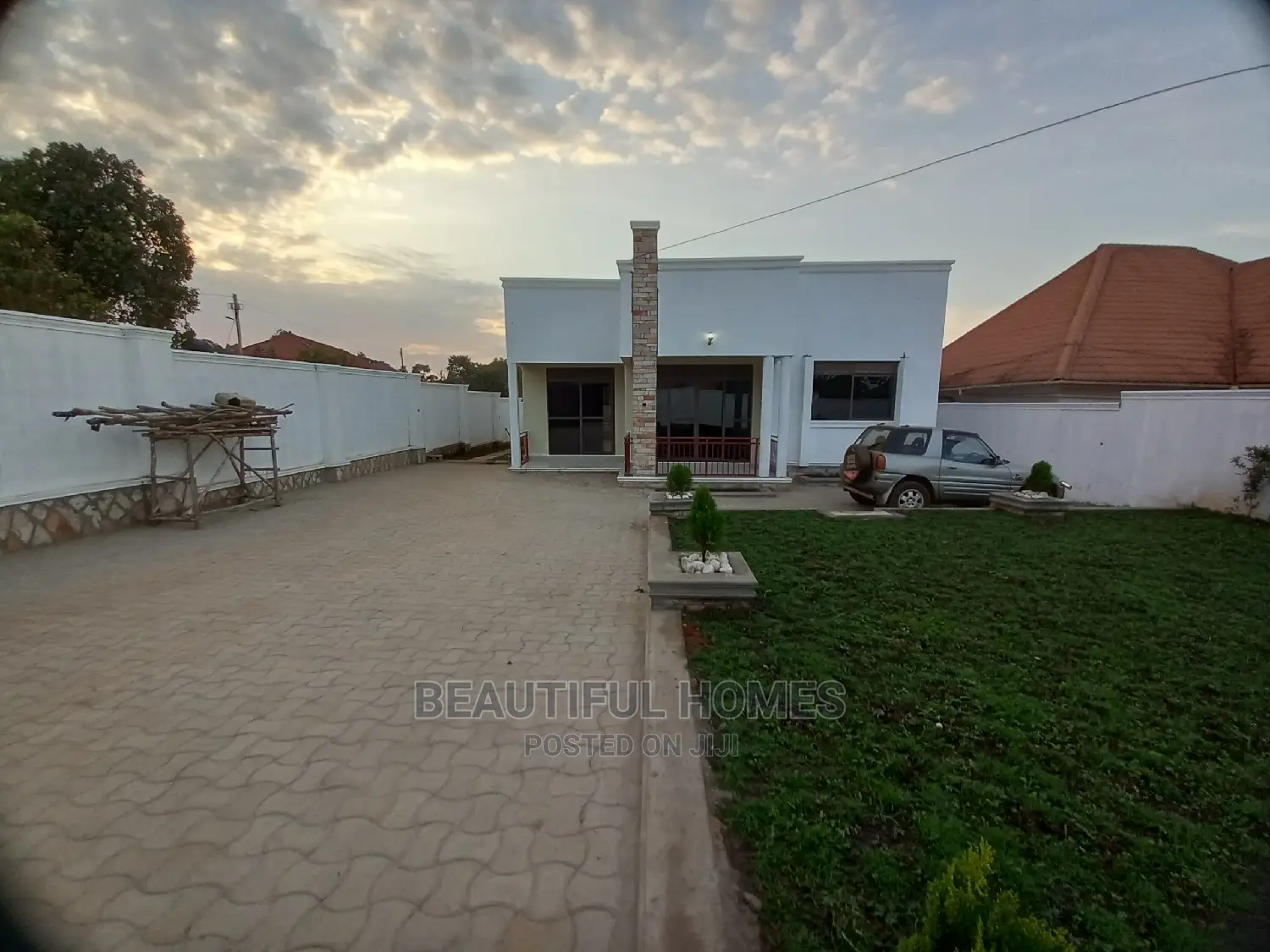 Furnished 4bdrm Maisonette in Kira New for Sale in Kira