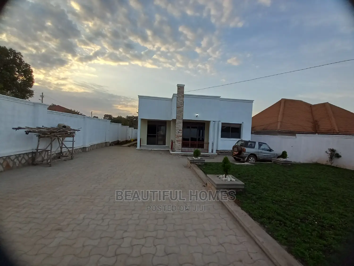 Furnished 4bdrm Maisonette in Kira New for Sale in Kira