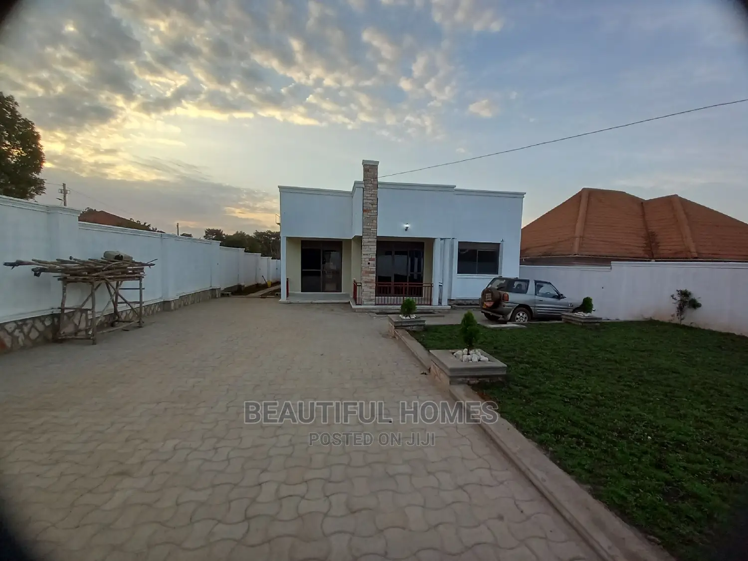 Furnished 4bdrm Maisonette in Kira New for Sale in Kira