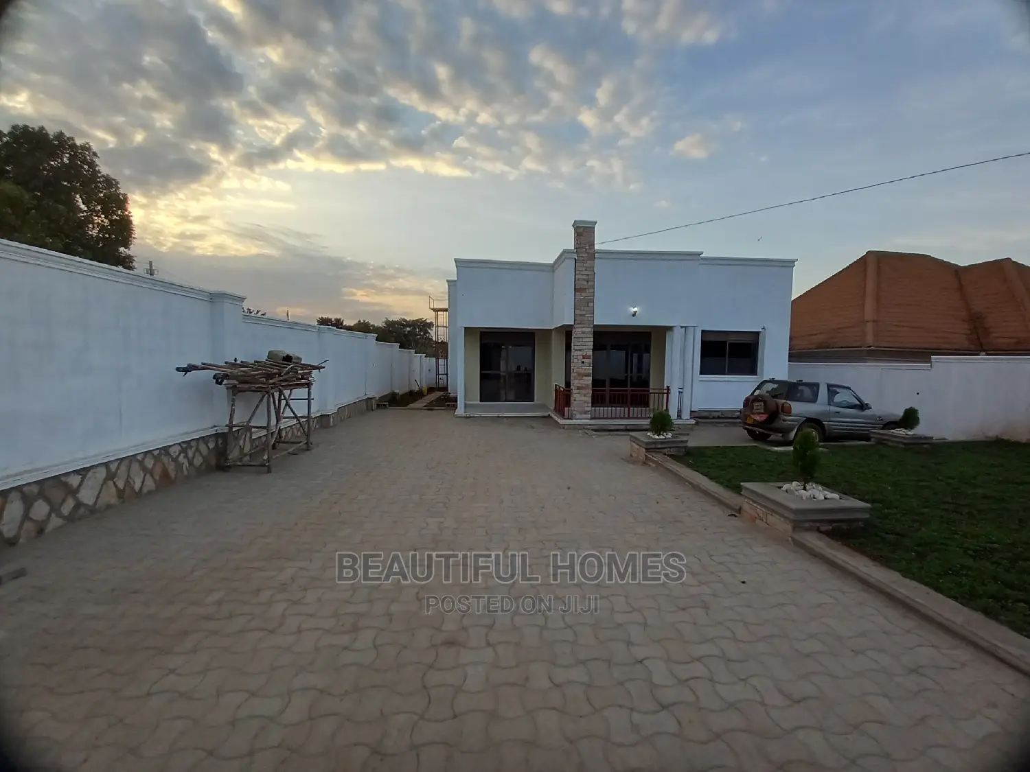 Furnished 4bdrm Maisonette in Kira Classy for Sale in Kira