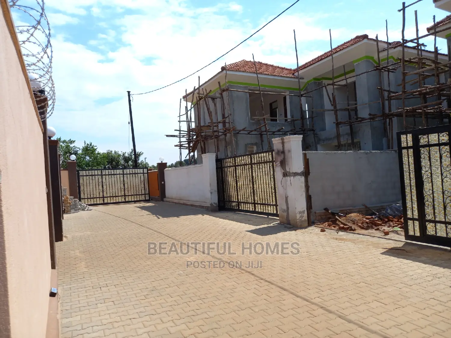 Furnished 4bdrm Duplex in Kisaasi, Central Division for Sale in Central Division