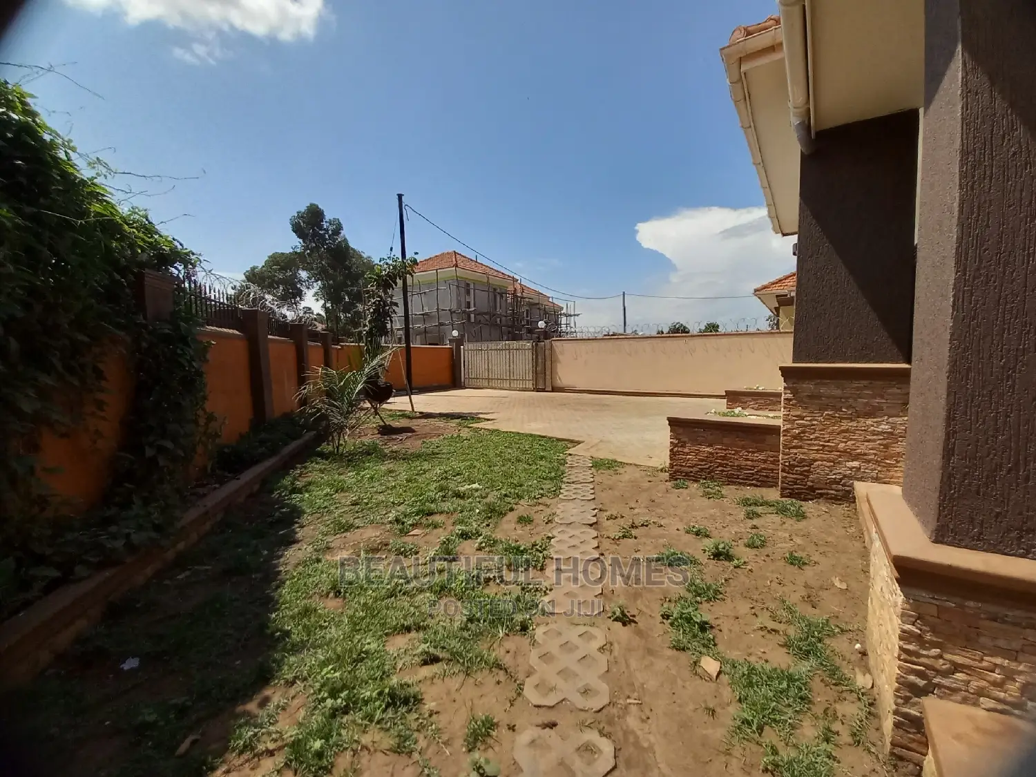 Furnished 4bdrm Bungalow in Kisaasi, Central Division for Sale in Central Division