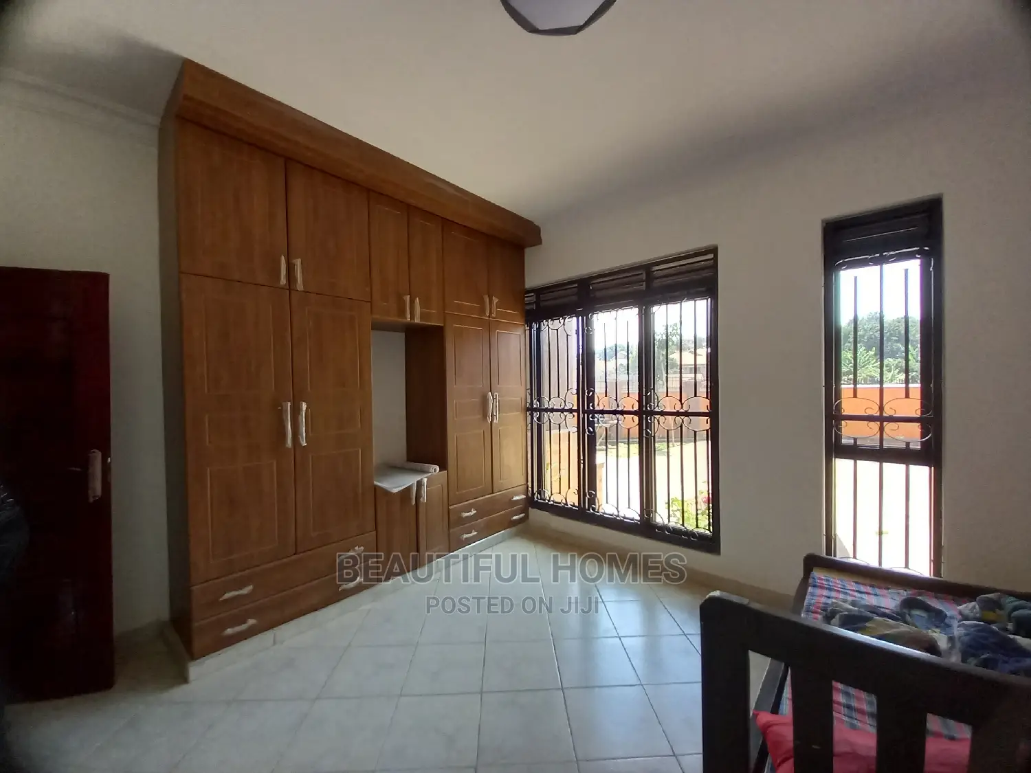 Furnished 4bdrm Bungalow in Kisaasi, Central Division for Sale in Central Division