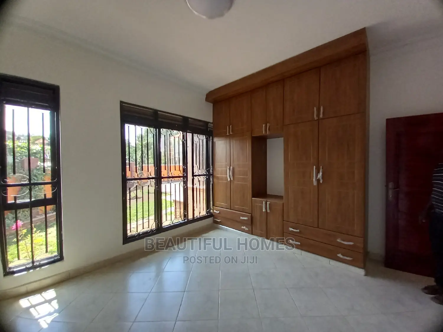 Furnished 4bdrm Bungalow in Kisaasi Main, Central Division for Sale in Central Division