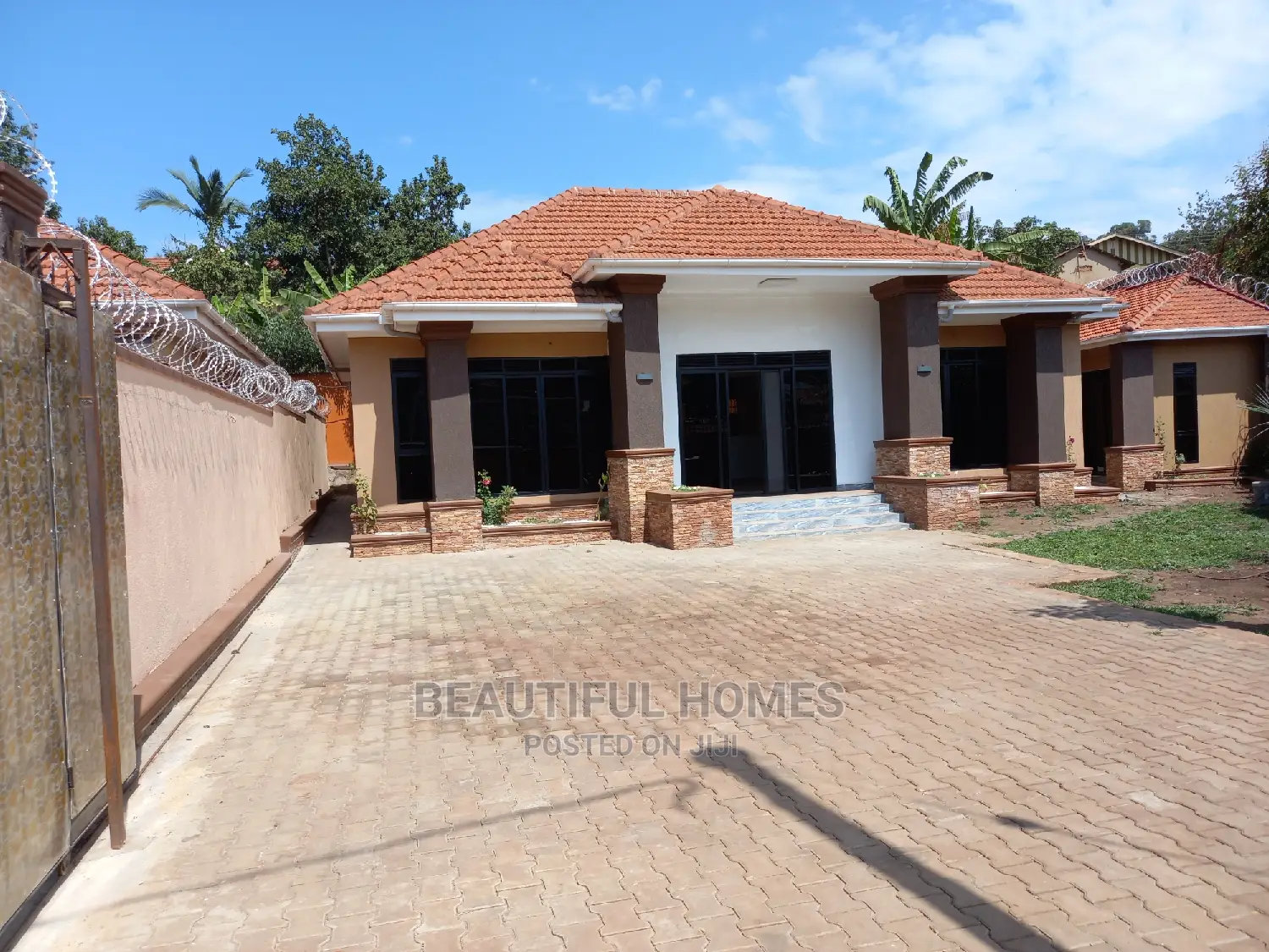 Furnished 4bdrm Bungalow in Kisaasi Splendid, Central Division in Central Division