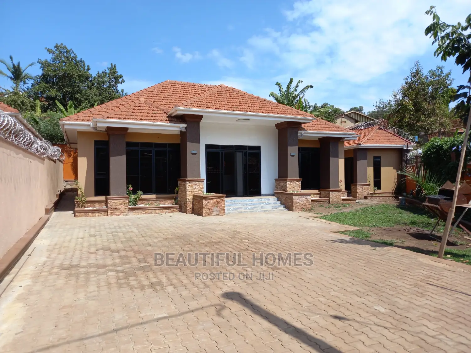 Furnished 4bdrm Bungalow in Kisaasi Splendid, Central Division in Central Division