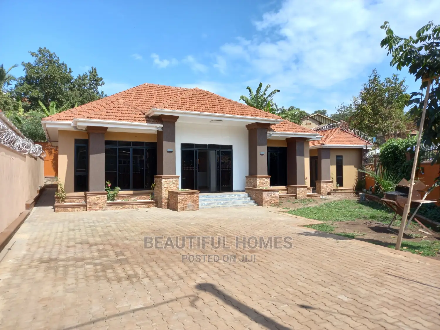 Furnished 4bdrm Bungalow in Kisaasi Splendid, Central Division in Central Division