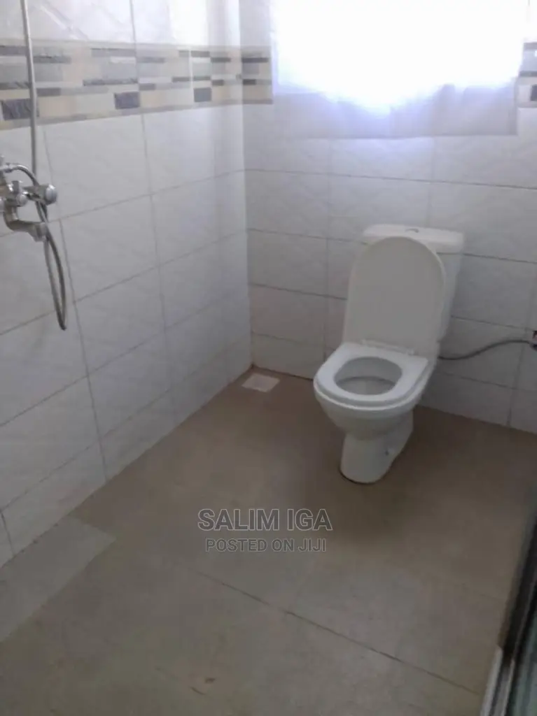2bdrm Bungalow in Kololo Property, Central Division for Rent in Central Division