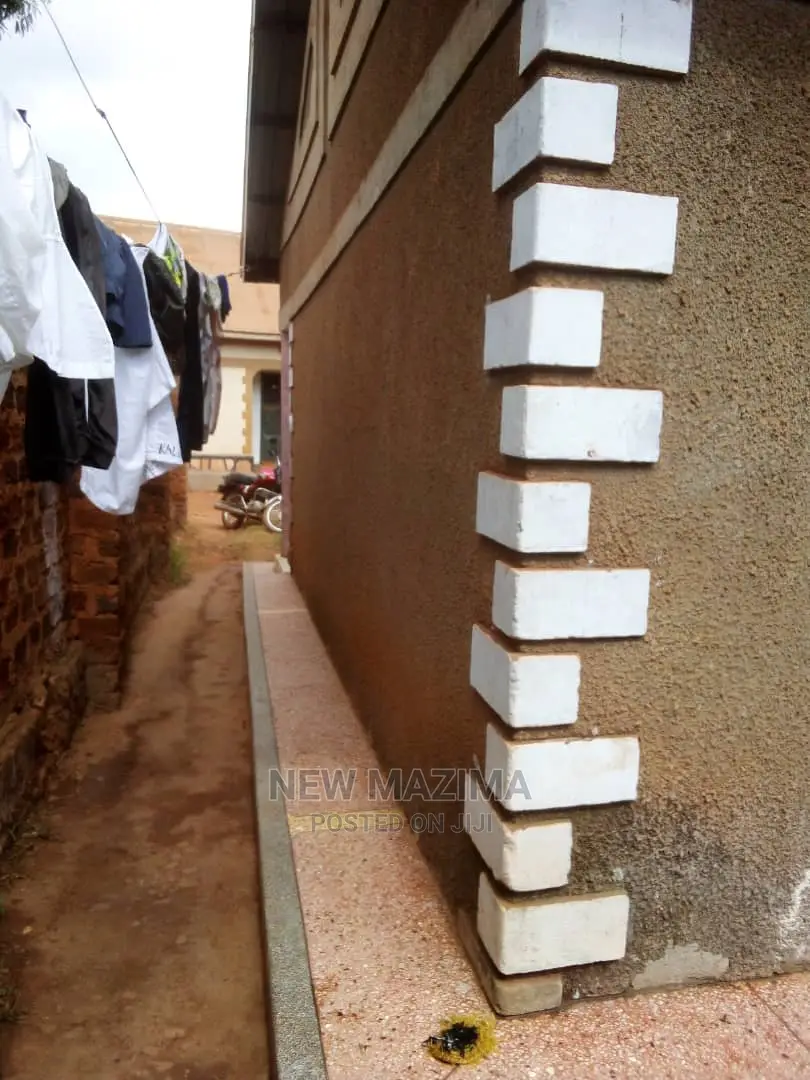 2bdrm House in Salaama Munyonyo, Central Division for Sale in Central Division
