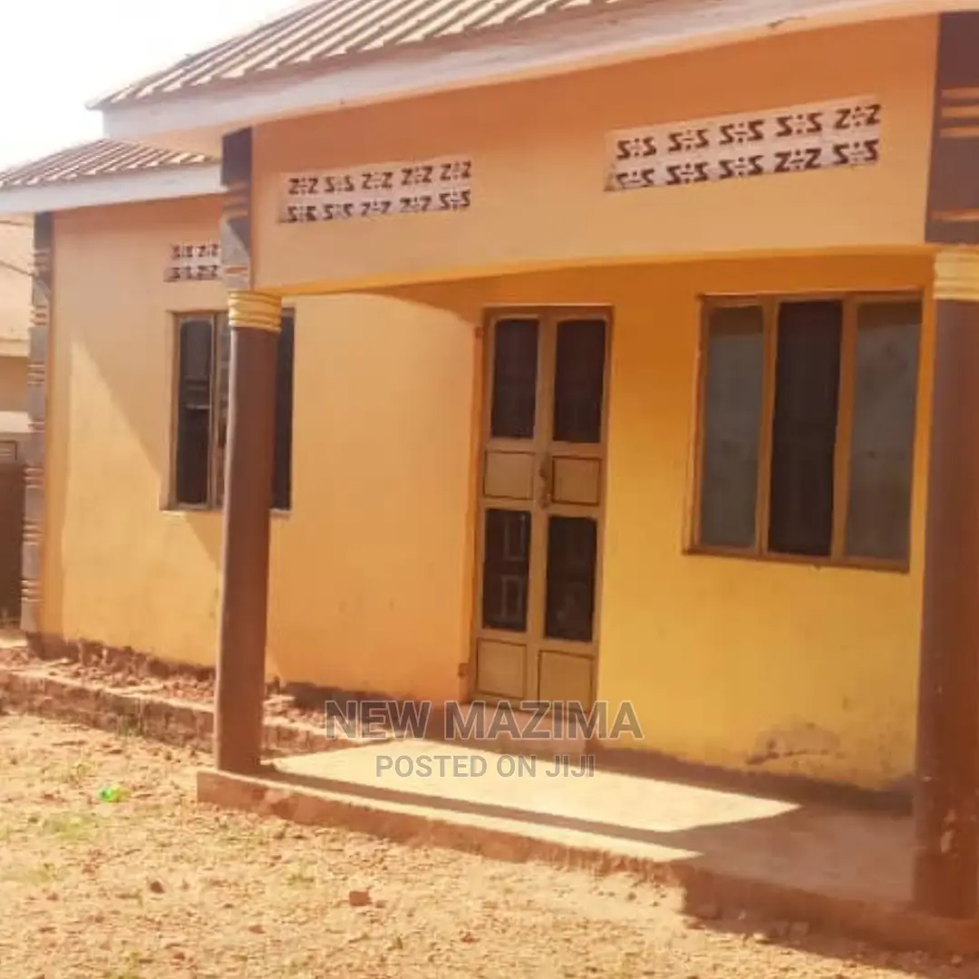2bdrm House in Salaama Munyonyo, Central Division for Sale in Central Division