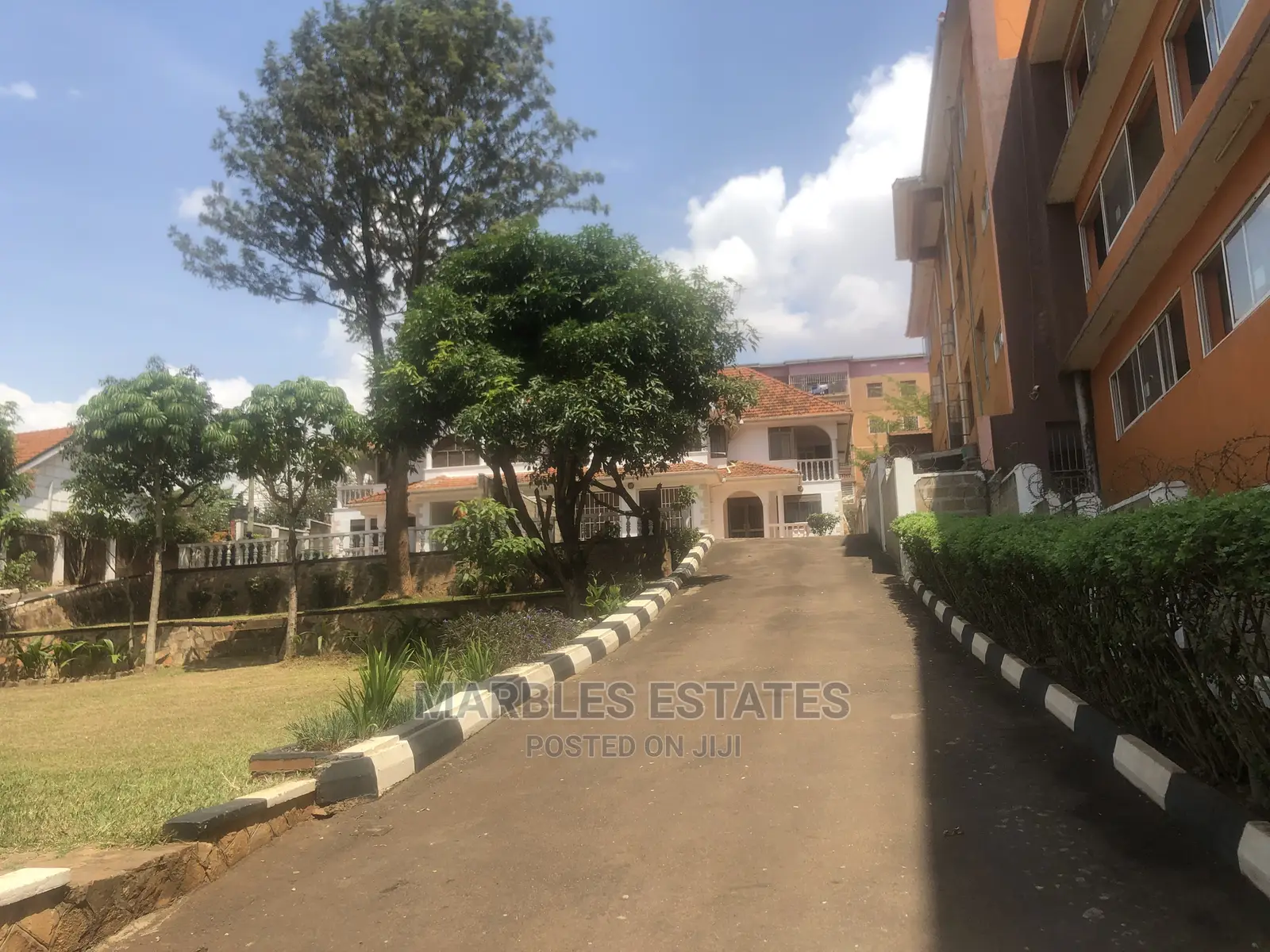 4bdrm Duplex in Bugolobi, Central Division for Rent in Central Division