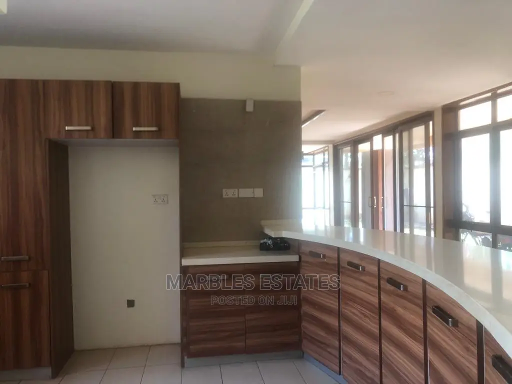8bdrm House in Bugolobi, Central Division for Rent in Central Division