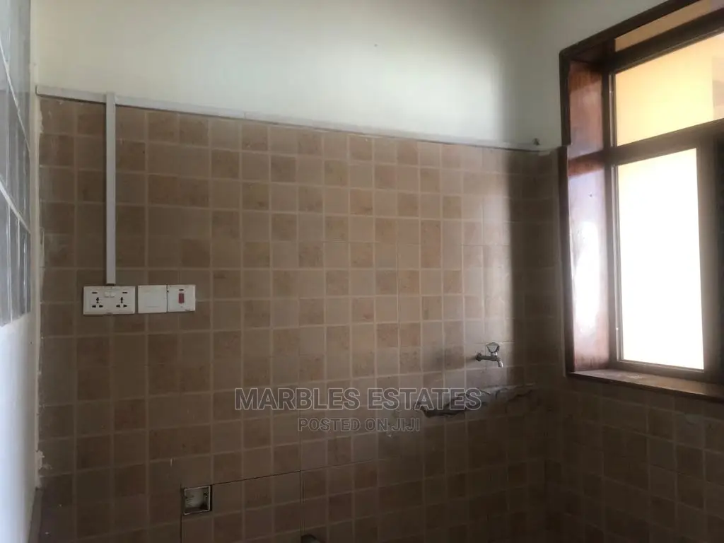8bdrm House in Bugolobi, Central Division for Rent in Central Division