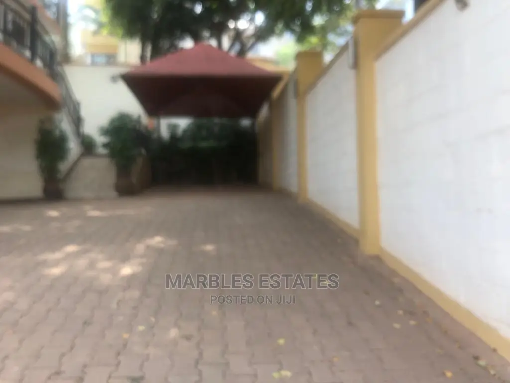 5bdrm Bungalow in Kololo, Central Division for Rent in Central Division