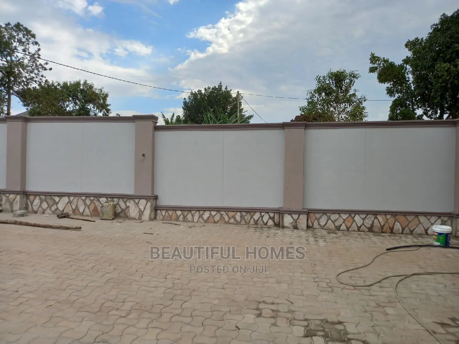 Furnished 4bdrm House in Kira for Sale in Kira