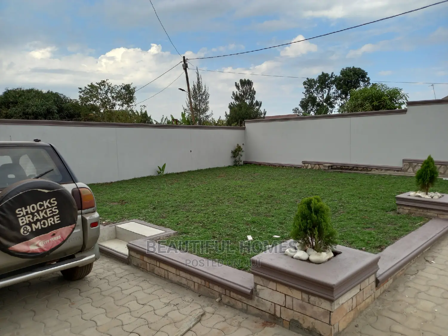 Furnished 4bdrm Bungalow in Kira for Sale in Kira