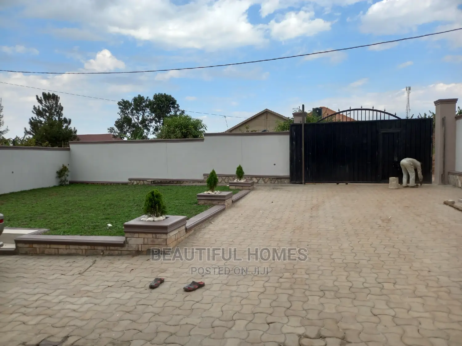 Furnished 4bdrm Bungalow in Kira for Sale in Kira