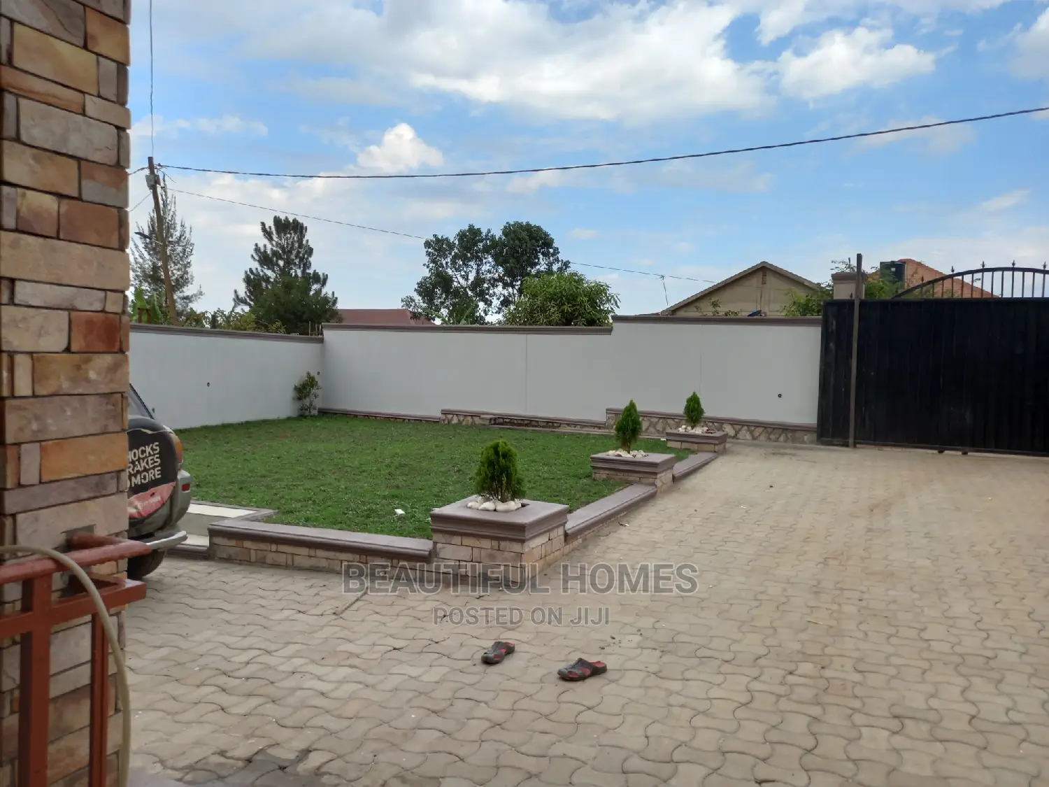Furnished 4bdrm Bungalow in Kira for Sale in Kira